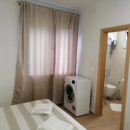 Seaside With A Swimming Pool Nin, Zadar - 6153 شقة