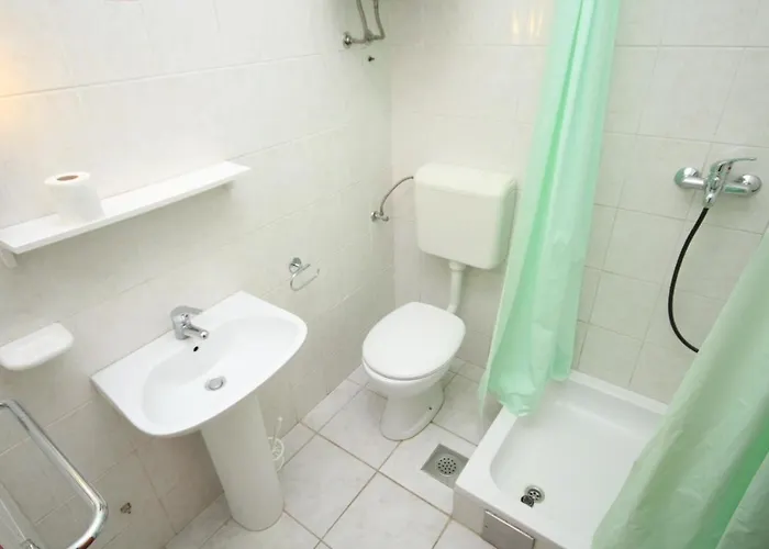 Apartman Seaside With A Swimming Pool - Zadar - 6153 *