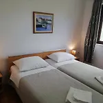 Apartamento Seaside With A Swimming Pool - Zadar - 6153