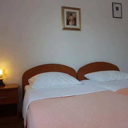 Seaside With A Swimming Pool Nin, Zadar - 6153 Apartman