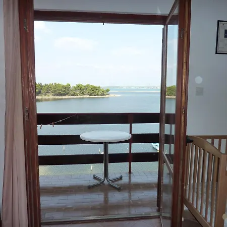 Seaside With A Swimming Pool Nin, Zadar - 6153 Apartman Nin