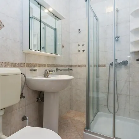 Apartment Seaside With A Swimming Pool Nin, Zadar - 6153 Nin