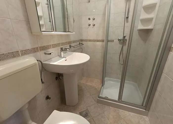 Apartman Seaside With A Swimming Pool - Zadar - 6153 Nin